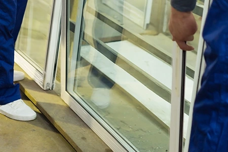Commercial Glass Repair Technician in Pinecrest